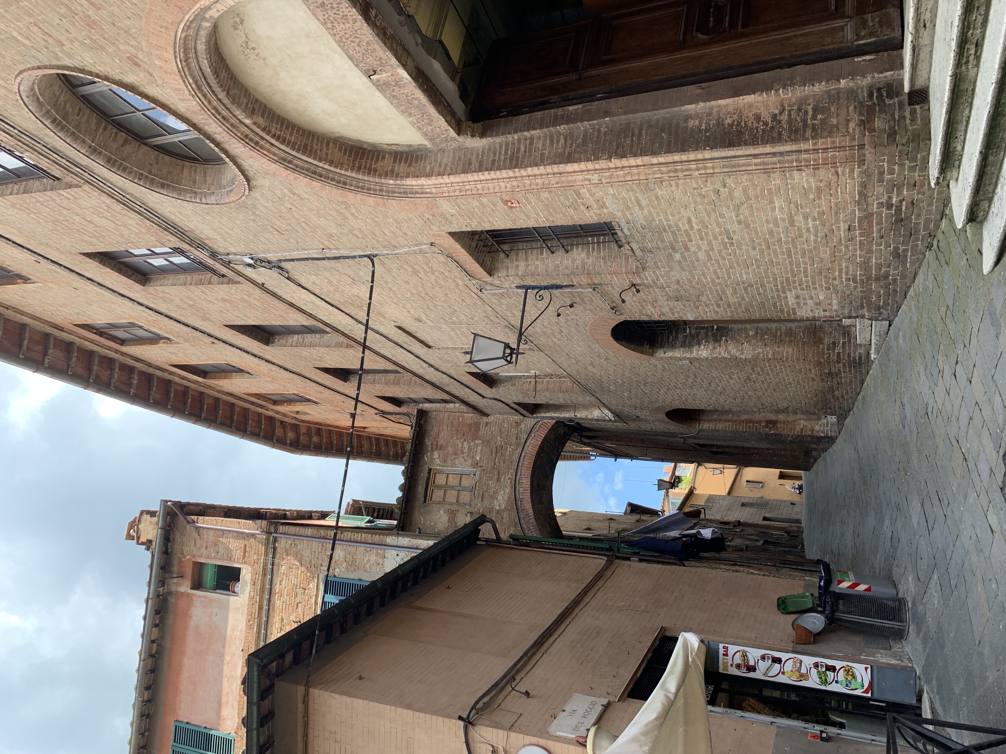 An Italian ‘back alley’, Siena-style