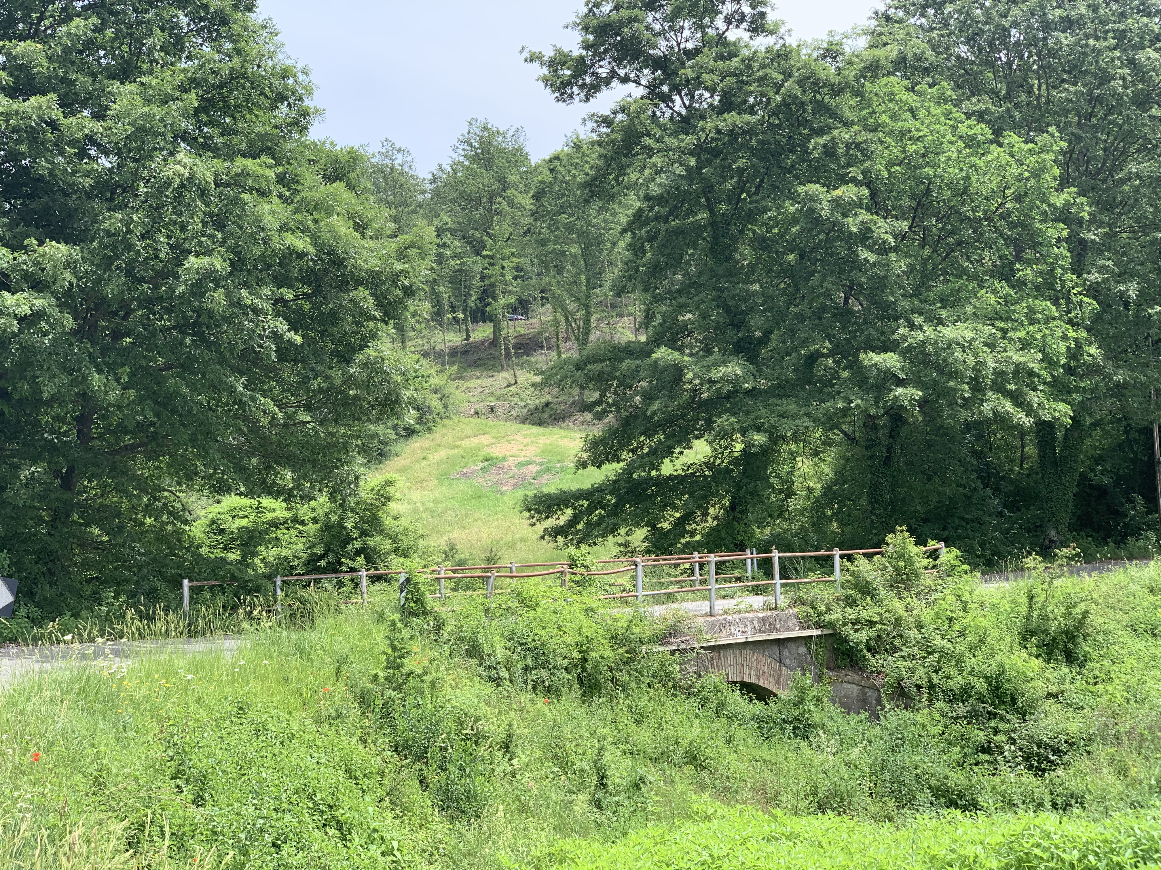 A cute little bridge at the foot of the climb up to Montone