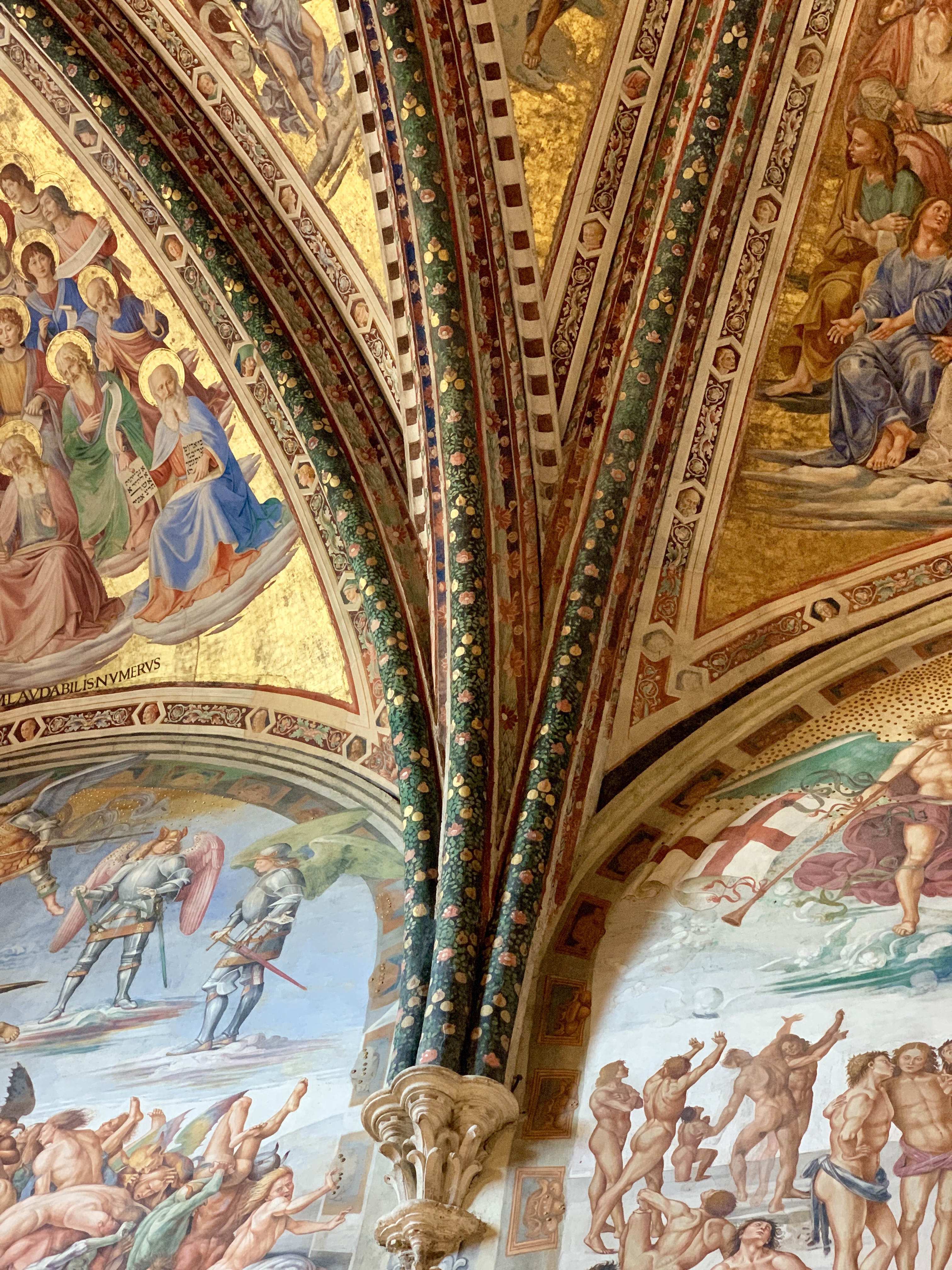 The arches are decorated to the hilt as well